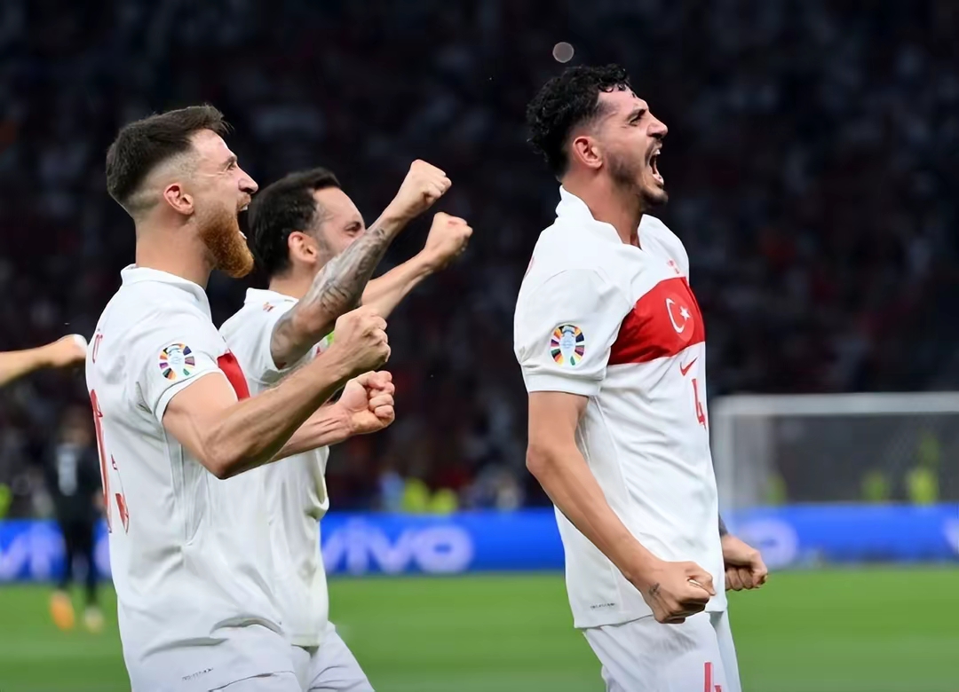 爱游戏-欧洲国家队对抗赛全面打响，高水准对决动人心弦(巅峰对决果断弁子步步精准设计真是让对手)